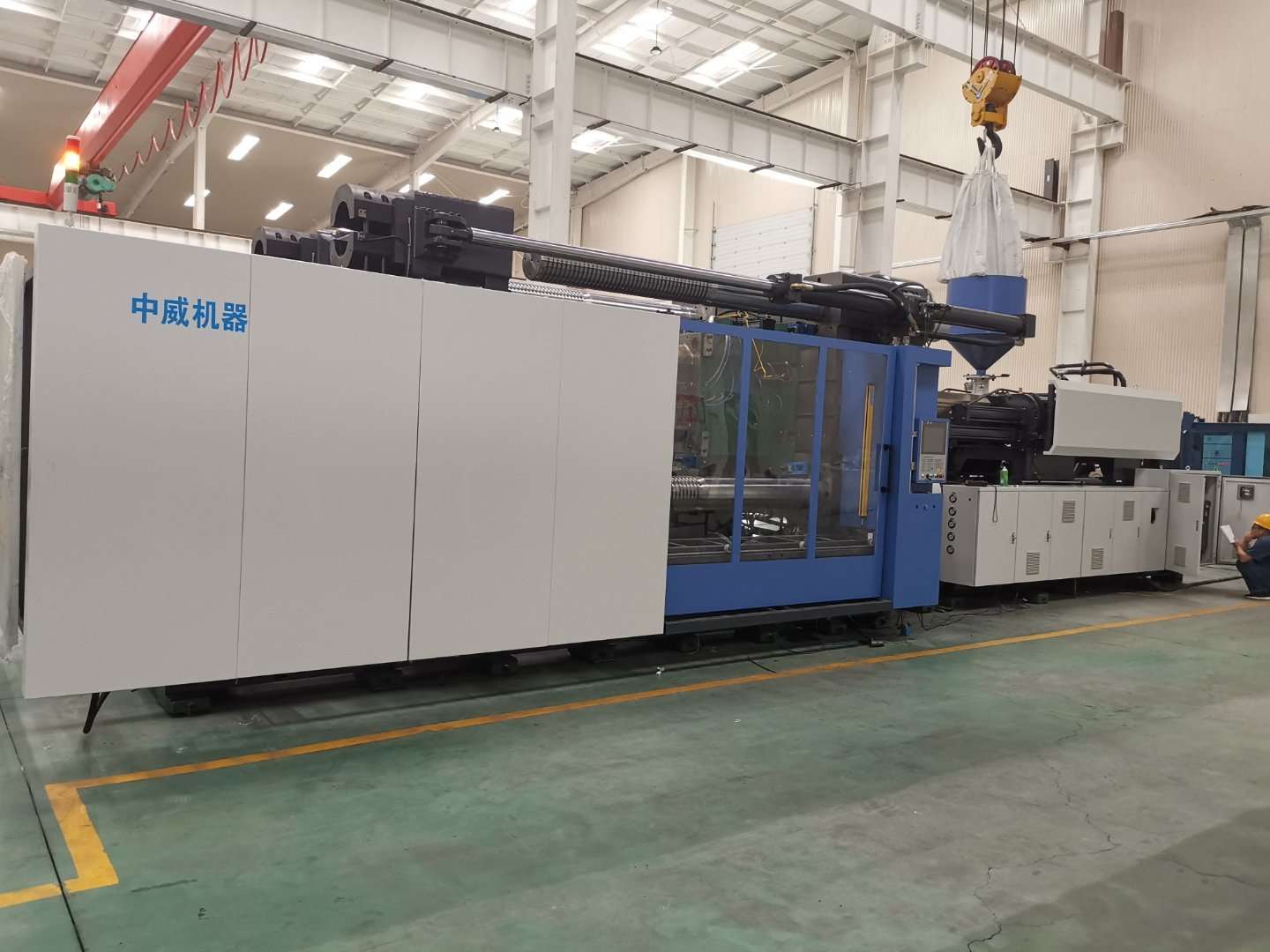 GF2400JEH большой размер автоматическая машина для литья под давлением для литой двухсторонней пластиковой поддоны