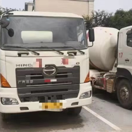 Б/у строительная машина, б/у Бетономешалка, бетономешалка Hino 700
