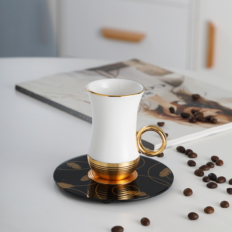 Royal court banquet solid color gold ceramic coffe cups and saucer set arabic reusable cup espresso coffee cup