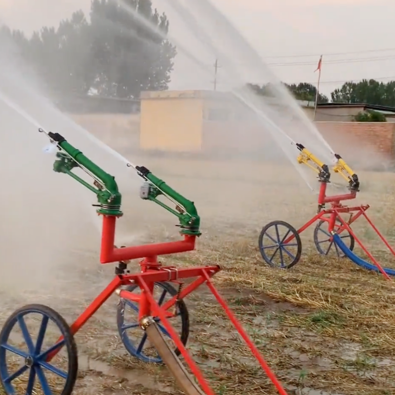 Modern Agricultural Machinery Farm Irrigation System Rainwater Sprinkler Irrigation Machine Adjustable Height Irrigation Machine