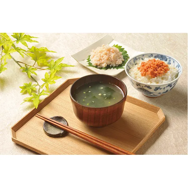 Японские традиционные тщательно подобранные ингредиенты, смесь супа, порошок мгновенного приготовления