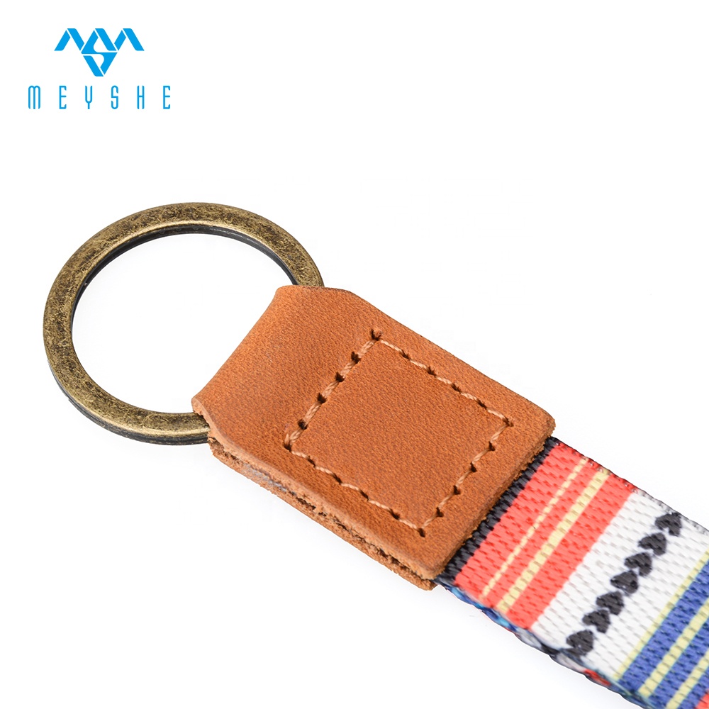 Factory Price Fast Supply 2021 New design genuine leather luxury keychains strap