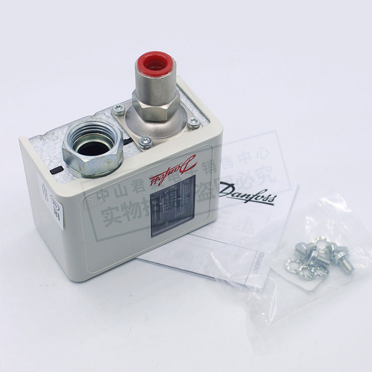 DANFOSS Danfoss KP36 060-2131 pressure controller KP36 pressure switch original authentic