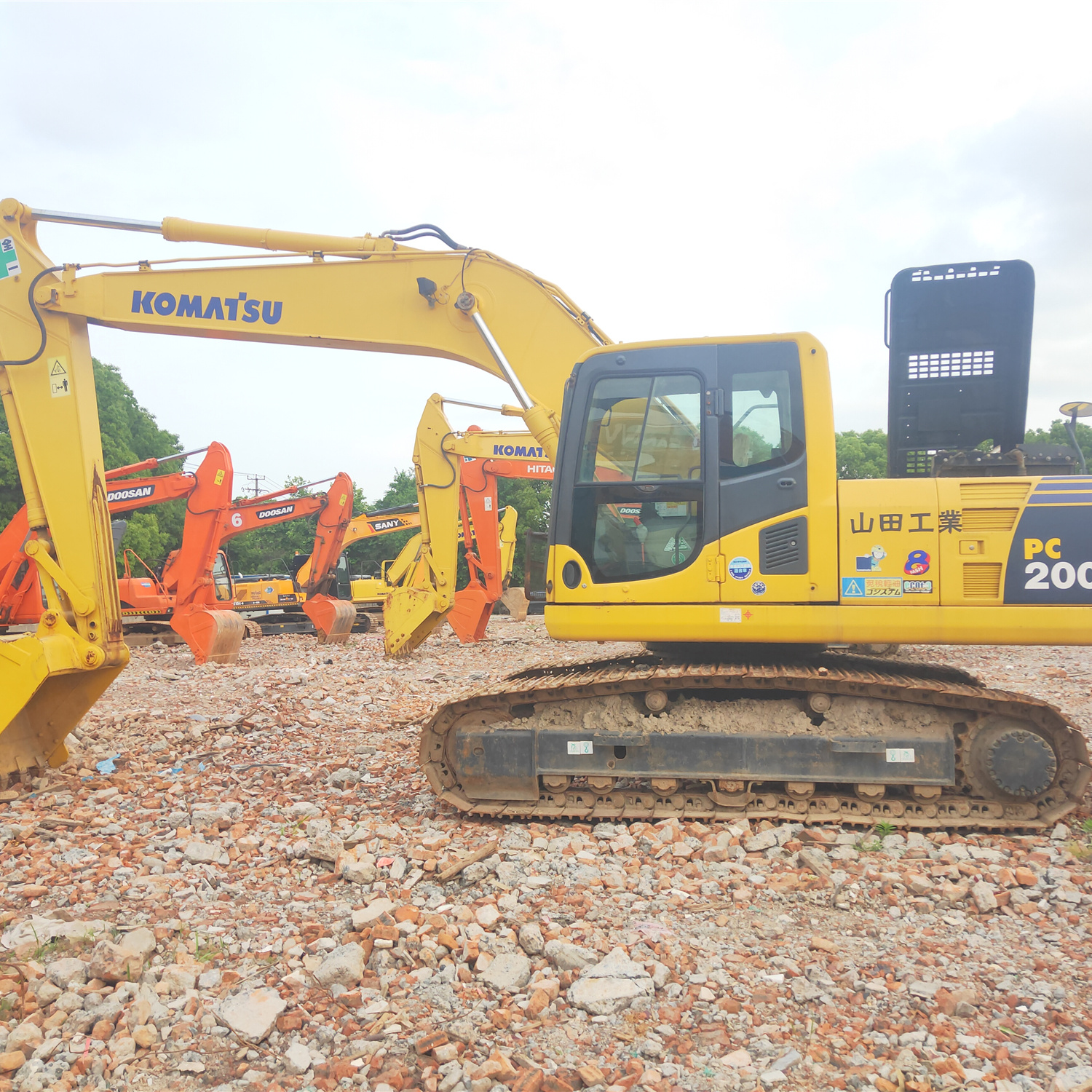 Used Komatsu PC200-8 Hydraulic Tracked Excavating Machine Construction Digging Equipment 20 ton Crawler Excavator Digger Bager