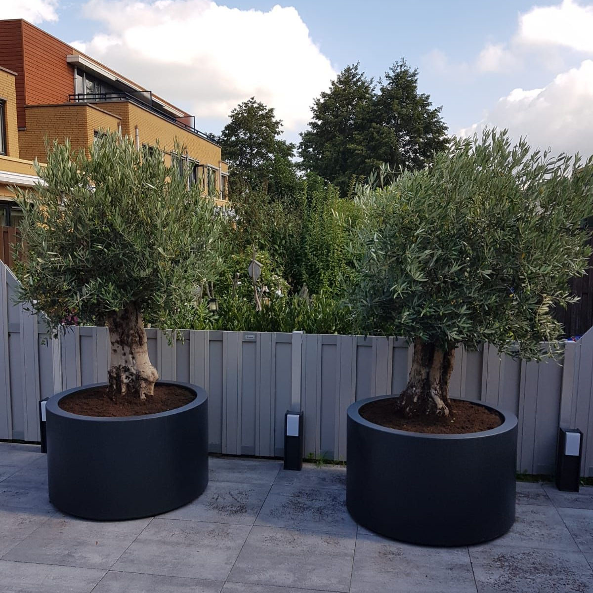 popular Garden hotel decorative large round flowerpots,Modern ceramic Flower Pots,Green plant fiberglass flowerpots