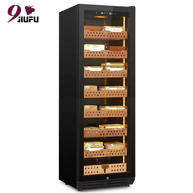 2021 New design cabinet for cigar with strong capacity and all cedar wood humidor for club