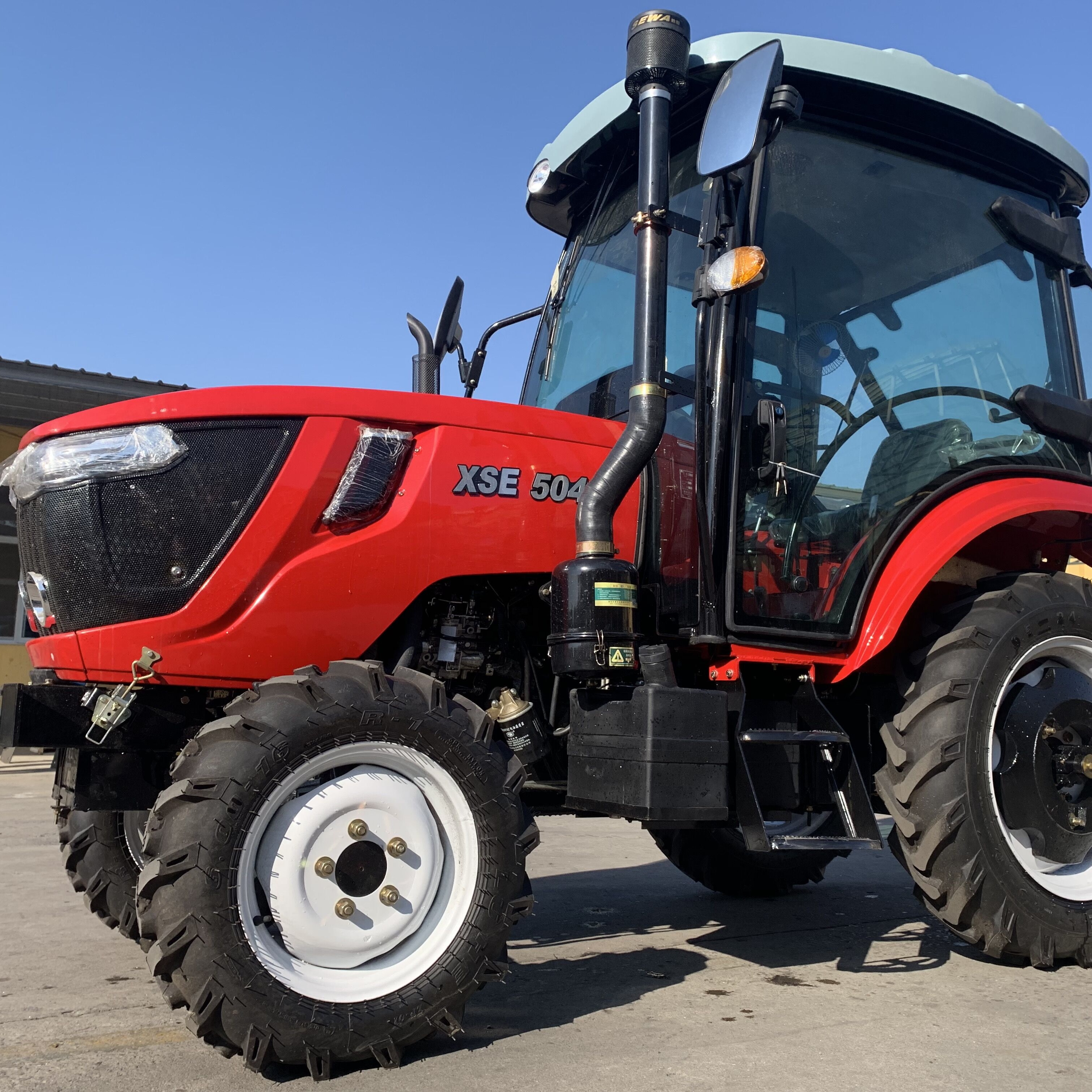 Сельскохозяйственный мини-трактор 50 55 л.с. 4wd с кабиной, одобренный CE, китайский бренд