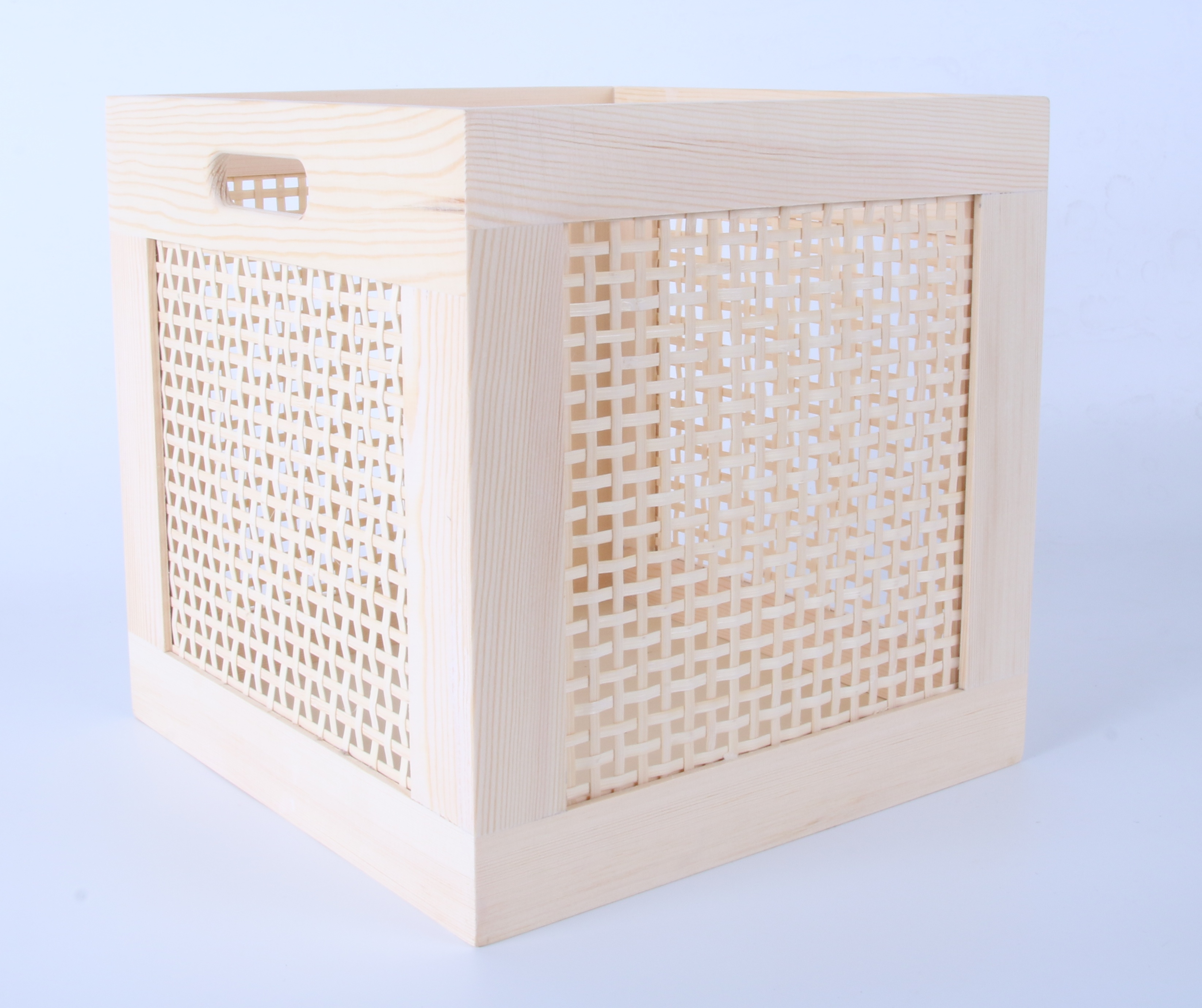 New design hand woven wicker pantry storage basket wholsale
