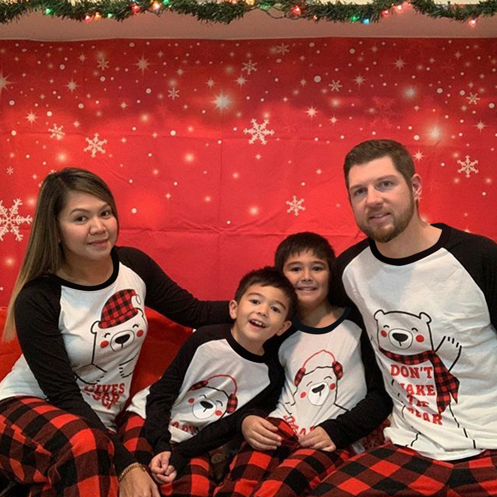 2021 Hot Sale Fashion Family Set Clothing Cartoon Printed Red Christmas Pajamas Suit Customization