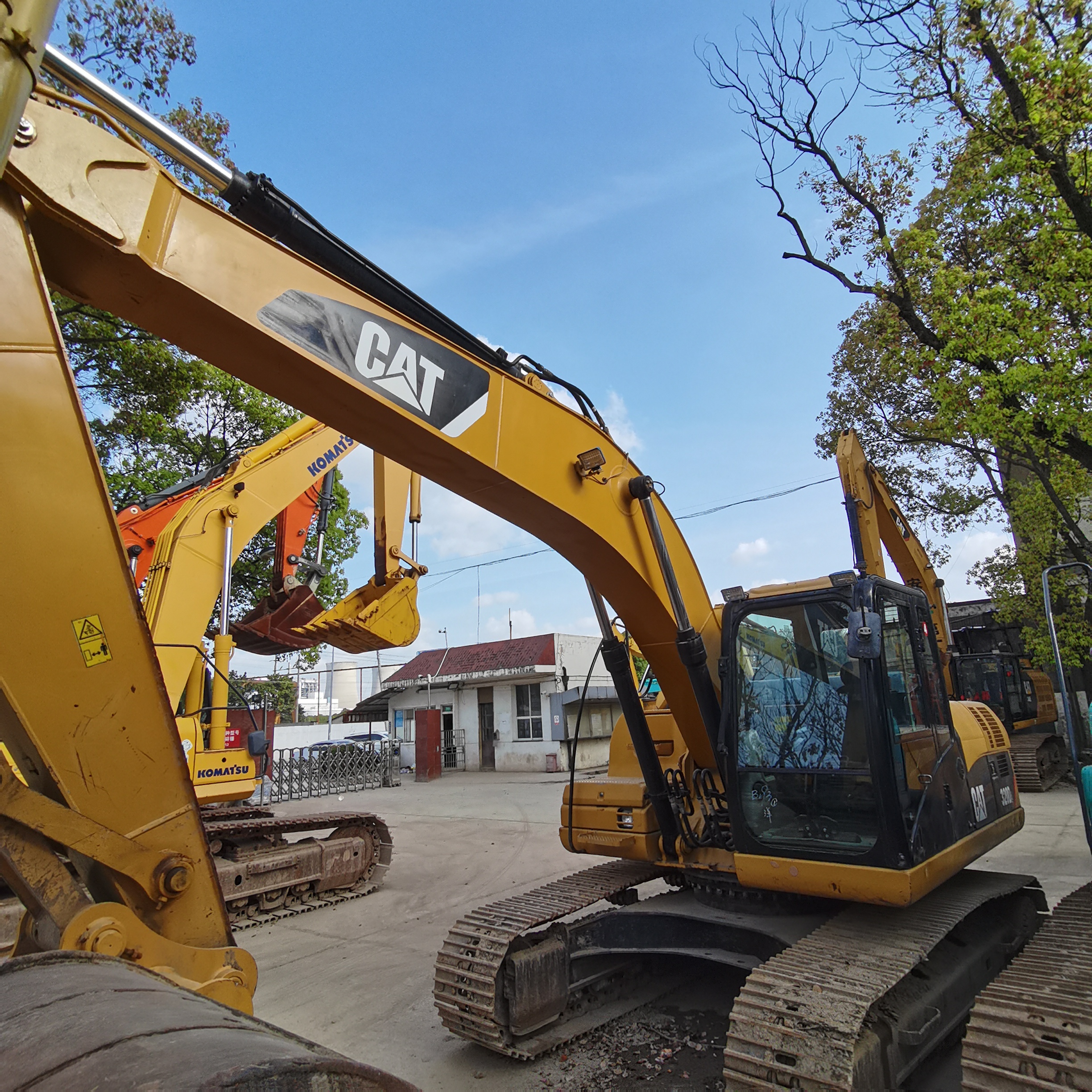 Оригинальный японский гусеничный экскаватор CAT320D