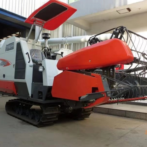 Б/у комбайн kubota 988q с 90% новыми уборщиками