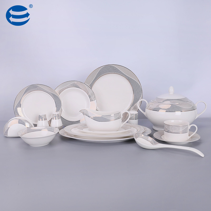 Hot sale 61Pcs Luxury Royal Exquisite Porcelain Tableware Dinner Sets with color box packing