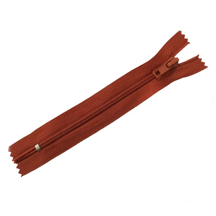 Customize Various Length Logo Pattern 3#4#5#8#10# Red Roll Close-End Red Nylon Zipper