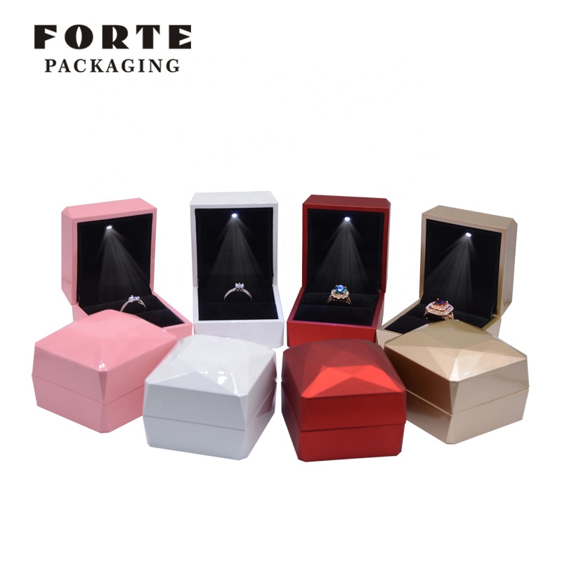 FORTE, специальная упаковочная коробка для украшений, светодиодная подсветка, кольцевая коробка для помолвки