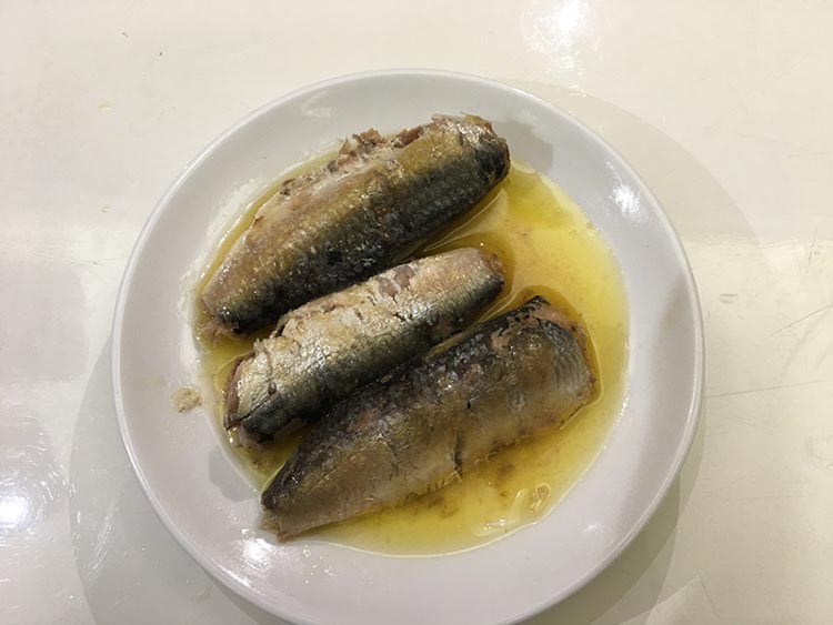 Unique Design Hot Sale Mackerel In Natural Oil Salt Added Canned Of Ocean Mackerel Fish canned sardine fish