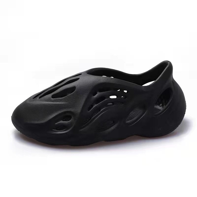 Factory New Wholesale The Newest Couple Style Fashion Breathable Outdoor Beach Slippers Men's Women's Clogs