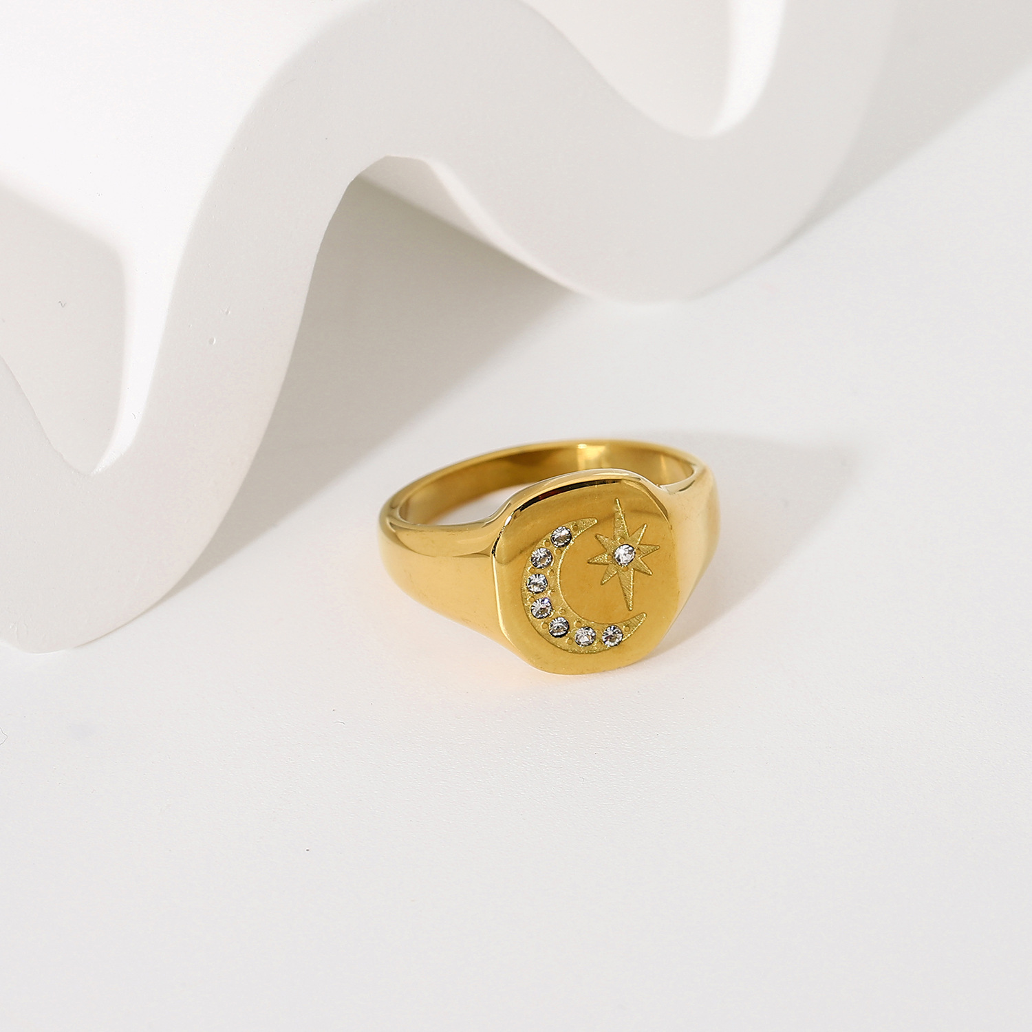 Custom Fashion Style 18K PVD Gold Plating 316L Stainless Steel Diamond European Luxury Moon North Star Couple Ring
