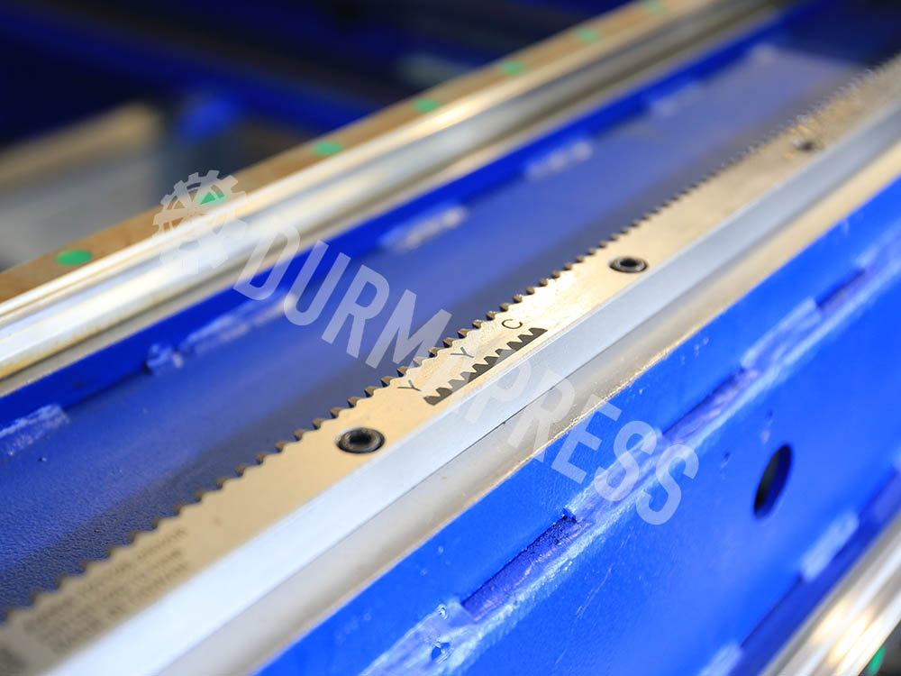Волоконно-металлорежущая машина лазер от Поставки cnc режущая машина лазер