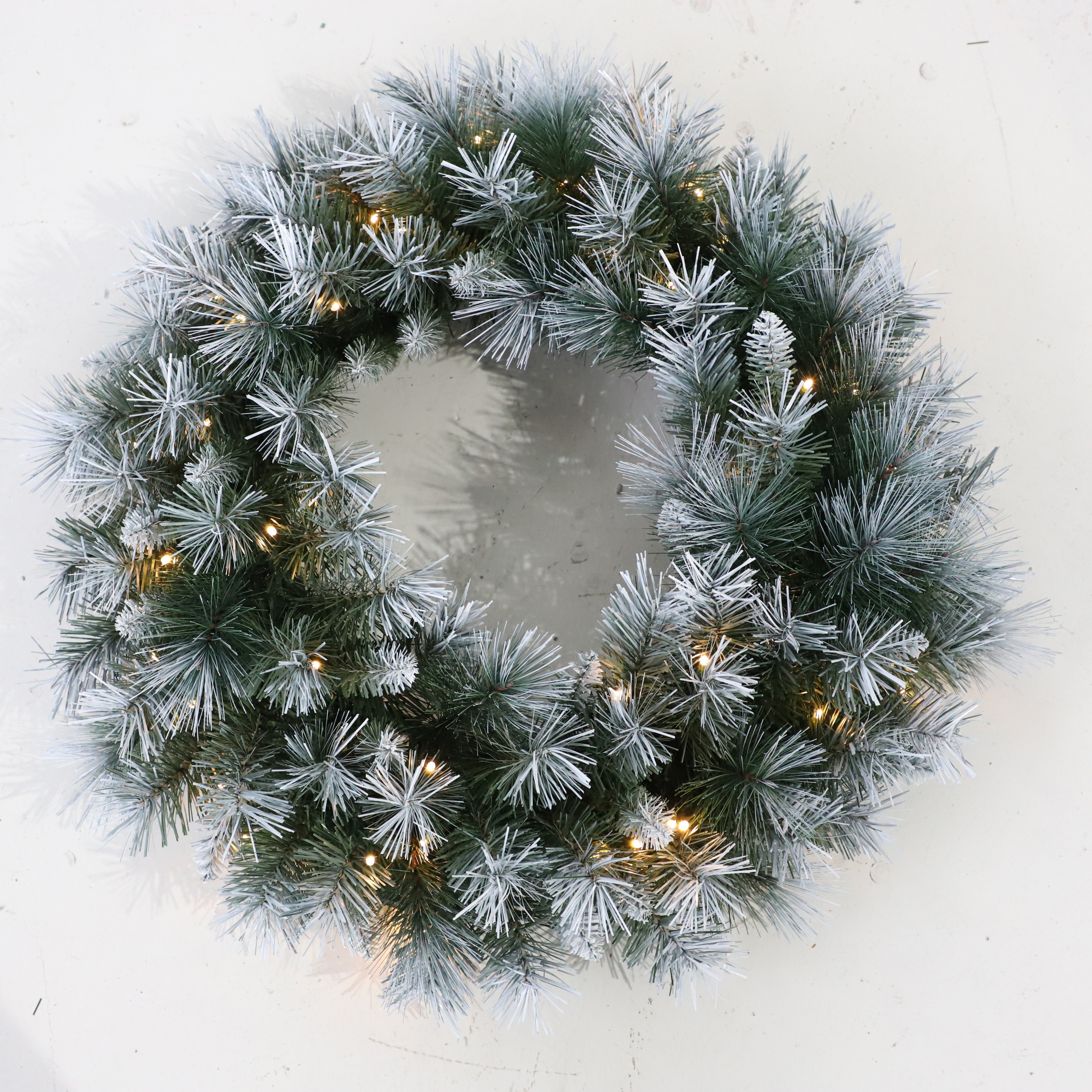 Popular Christmas Wreath Decoration PVC Pine Needle Green Snow Flocked Christmas Wreath Door Ornament Christmas Hanging Wreath