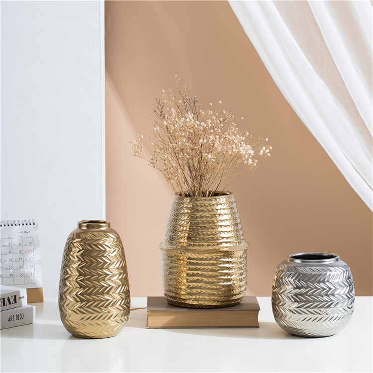 Modern new 2021 handmade golden wedding centerpieces ikebana luxury flower vase ceramic gold vase for home decoration