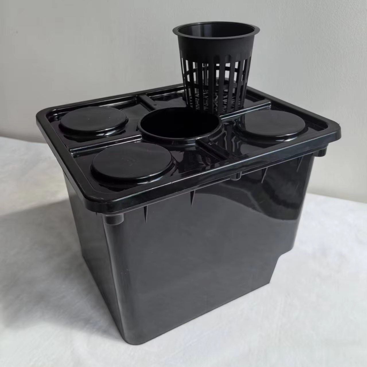 Dutch Bucket for Hydroponic System Dutch Bucket With Irrigation System Bucket for Vegetables and Fruits