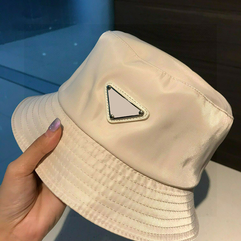 Wholesale Designer Nylon Bucket Hat Metal Logo Classical Luxury Bucket Hats