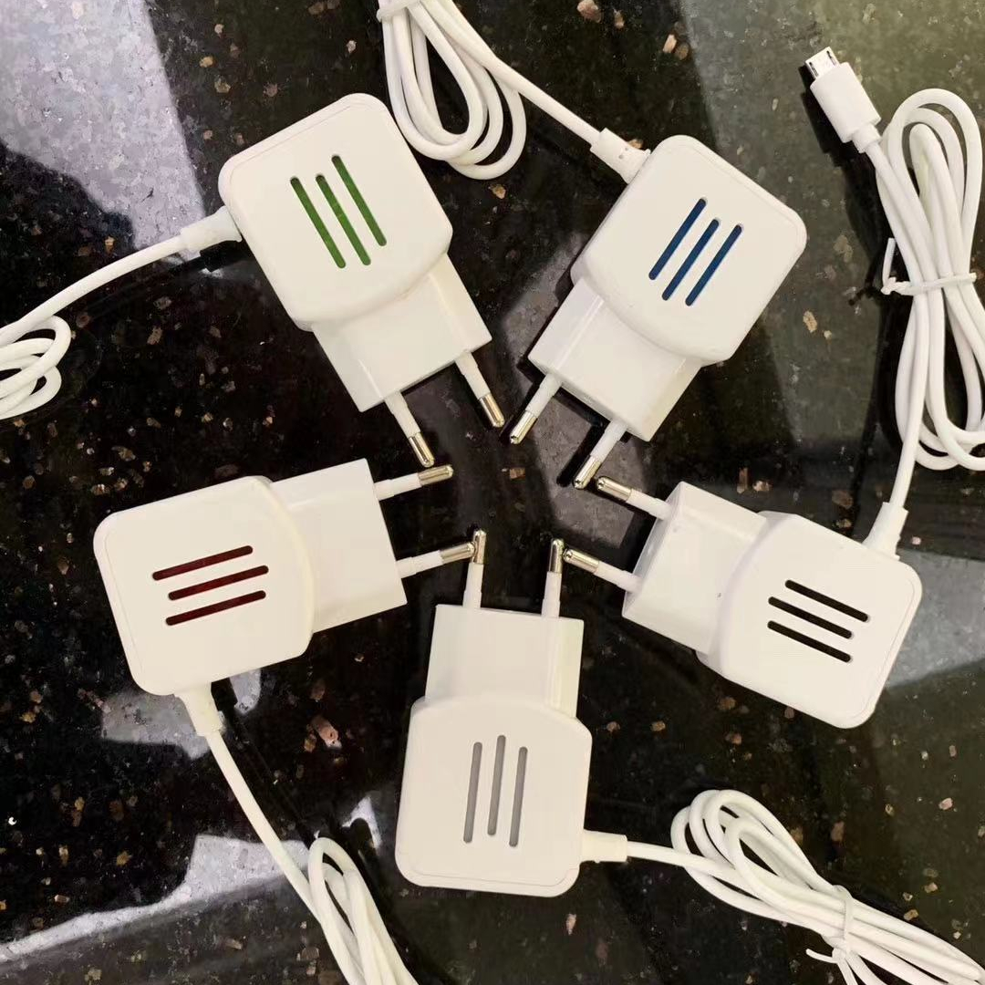 Hot products three vertical line 5V 2A double usb smart phone travel charger with usb cable LED light wall charger