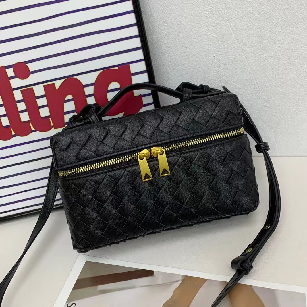 New high-end handmade woven genuine leather women's handbag, one shoulder fashionable and simple box makeup bag