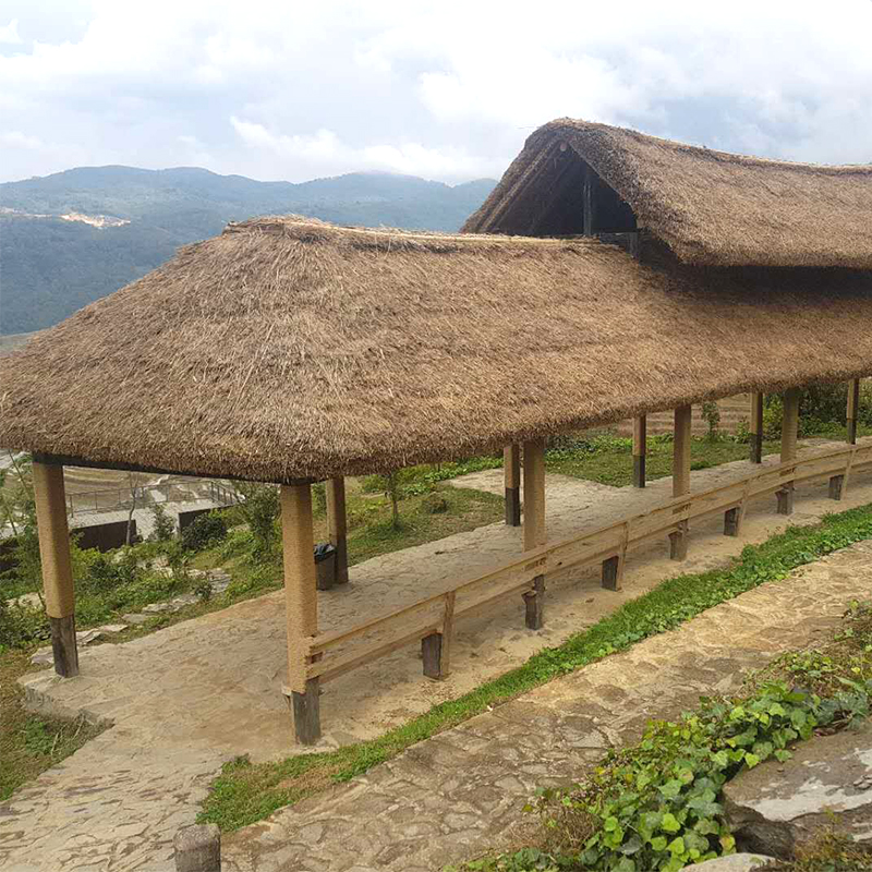 Wholesale professional waterproof hdpe fireproof palm pvc artificial thatch