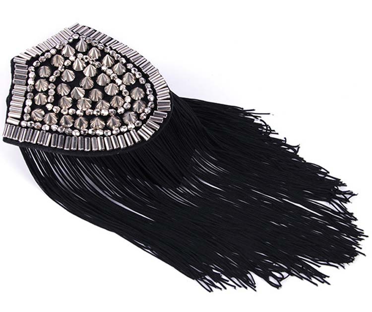 Модные украшения черный заклепочный патч кисточкой плеча epaulette