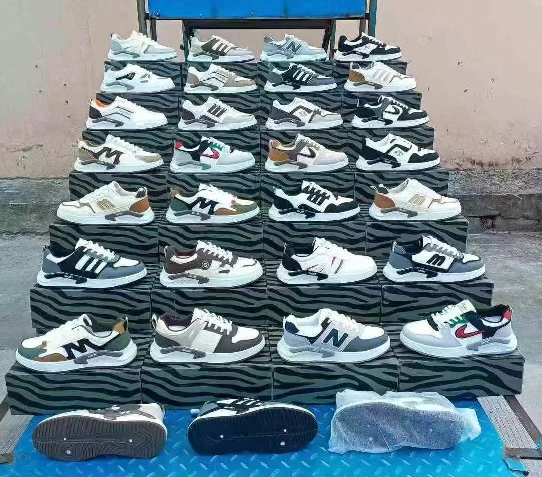 Mens Shoes 2024 New Foreign Trade Special Funds Leisure Sports Shoes Thick Sole Height Increasing Leather Surface Board Shoes