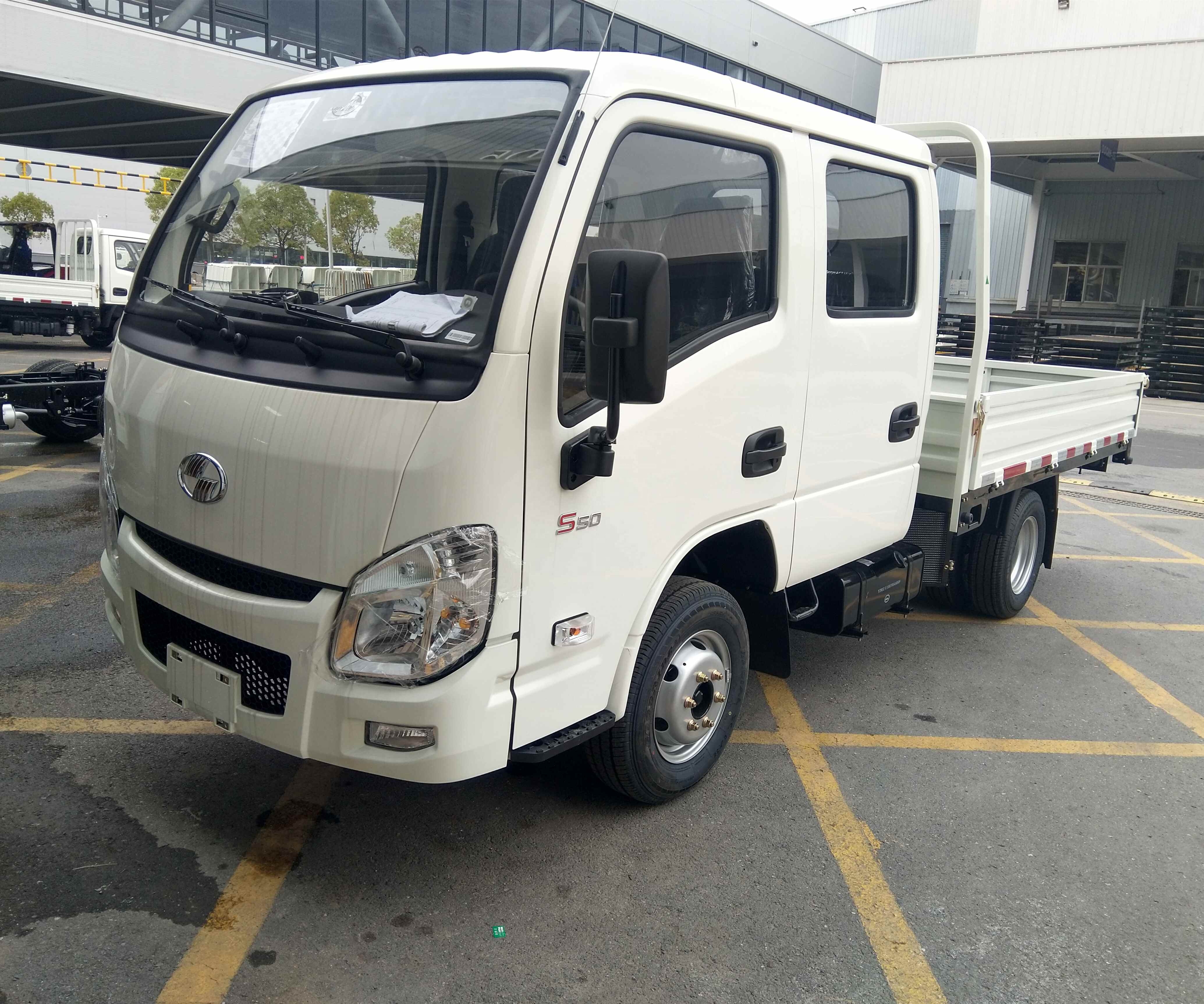 YUEJIN S50Q бензиновый грузовой автомобиль (двойная кабина)