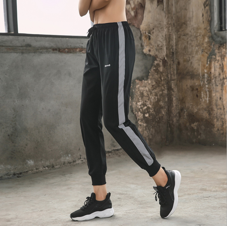 Capri Sweatpants for Women Sports Running Casual Cropped Jogger Pants with Pockets