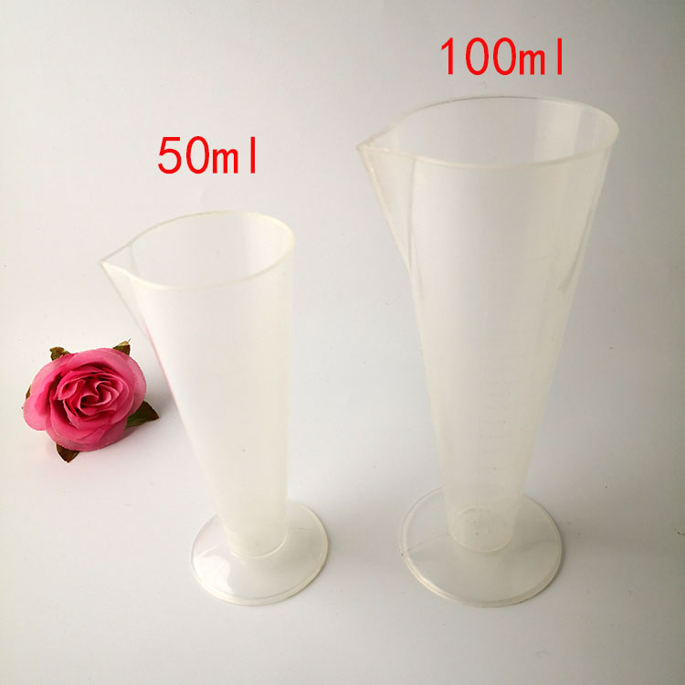 Special offer high quality food grade plastic pp with scale 100ml thickened transparent triangle measuring cup beaker
