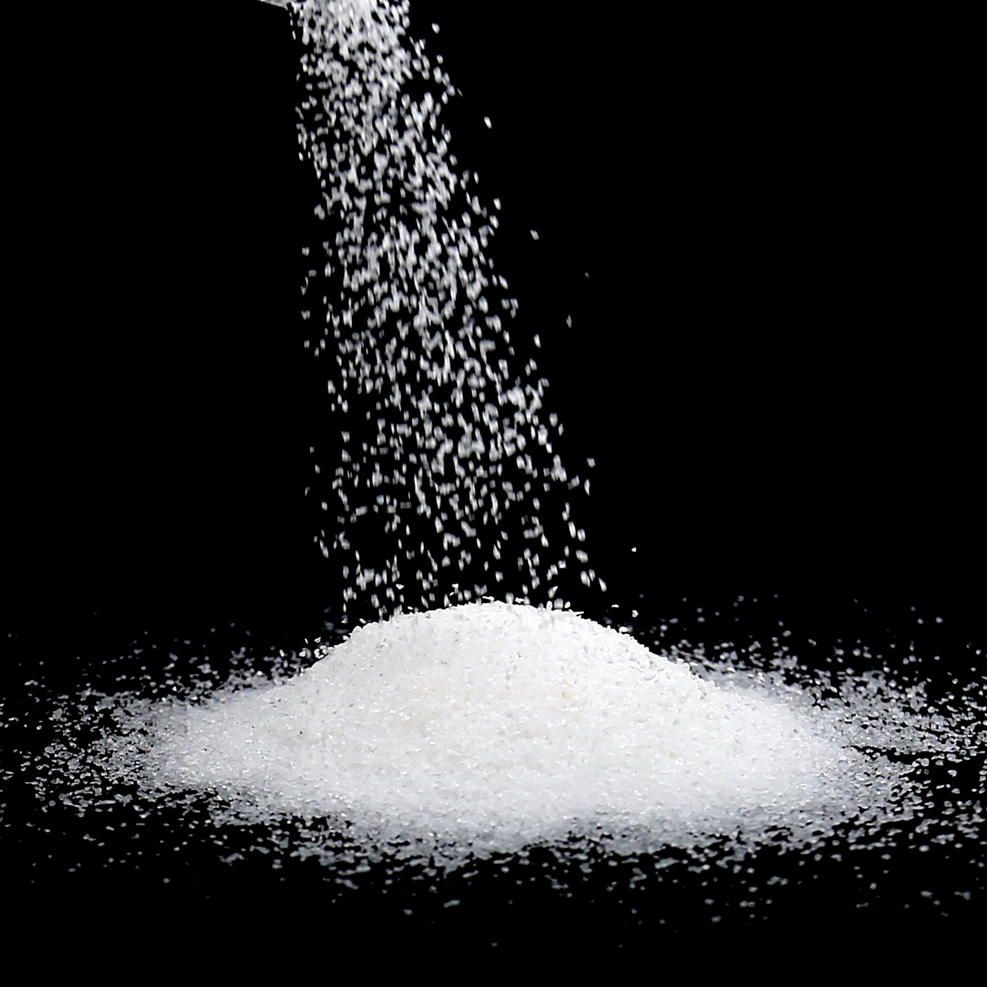 The manufacturer directly supplies milky white quartz sand for water treatment