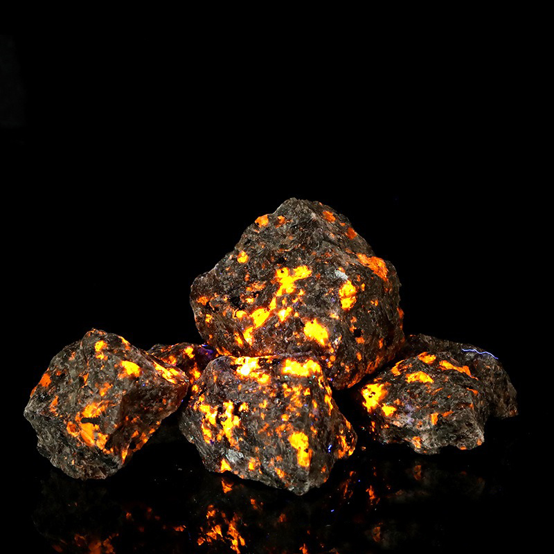 Fluorescence Effect Raw Ore Irregular Mineral Healing Protection Home Decor Natural Yooperlite Flame Rough Stone