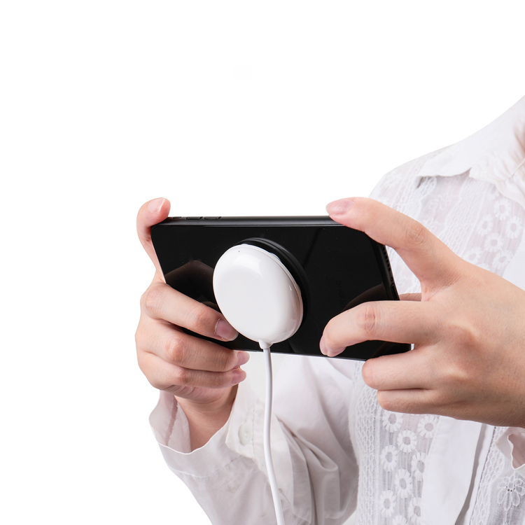 2020 new mini suction cup qi stand 10w fast charging wireless charger for smart mobile phone during game playing