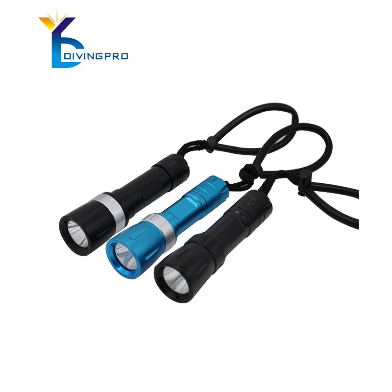 Светодиодный подводный фонарик из алюминиевого сплава с зарядкой от USB