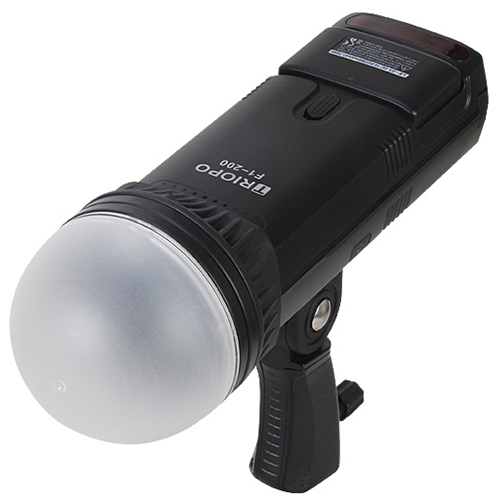 TRIOPO 2,4G Wireless X System TTL HSS 1/8000s F1-200 Pocket camera Flash speedlite с 200 Вт