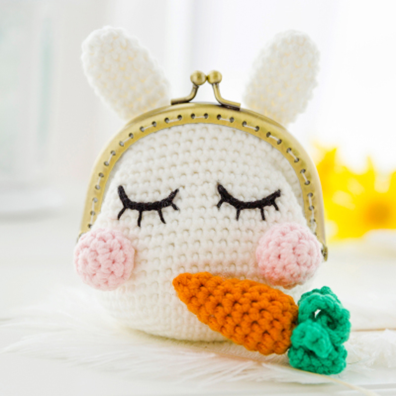 Металлический открывающийся кошелек для мелочи ручной работы Yarncrafts с изображением кролика