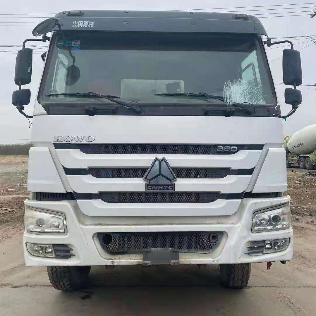 Sinotruk б/у Бетономешалка Howo brand с уникальным автоматическим вращением