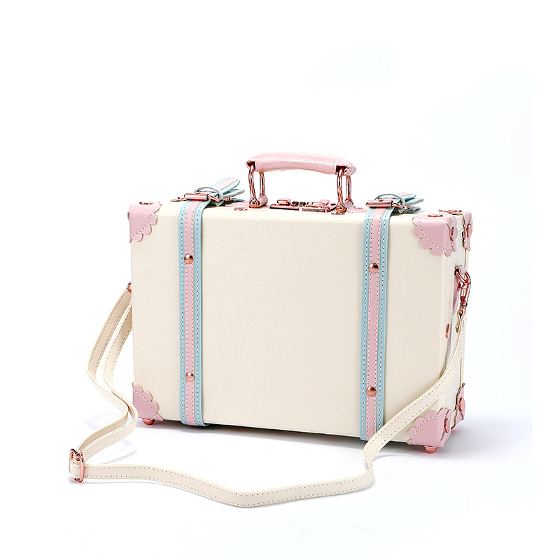 Durable Flying Suitcase Cosmetic Case PU Leather Luggage with Retro Lock