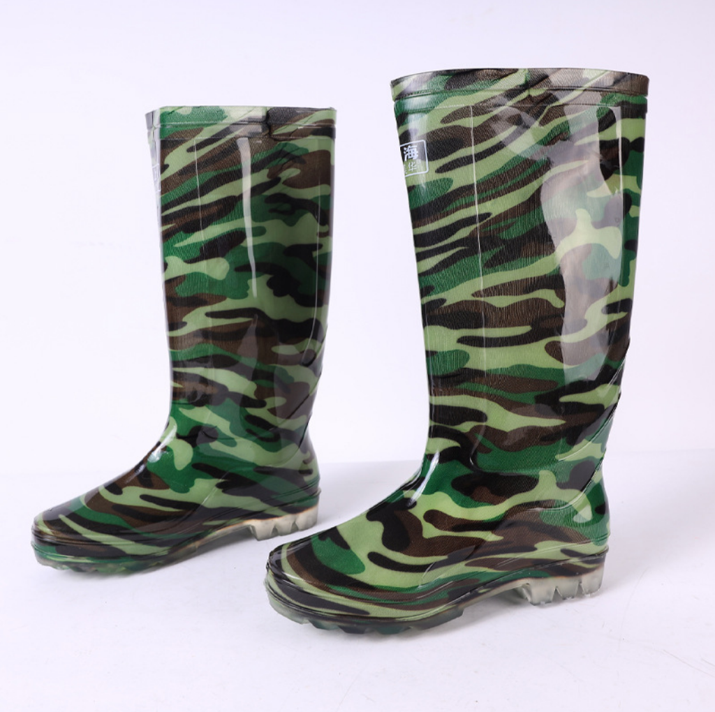Wholesale waterproof fishing rain gumboots high PVC men's industrial boots Men's camouflage rain shoes