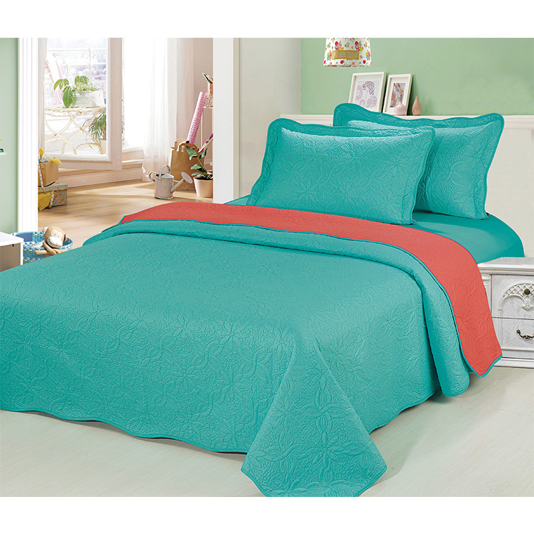Design 3pcs luxury bedding set and double-sided polyester ultrasonic quilted comforter