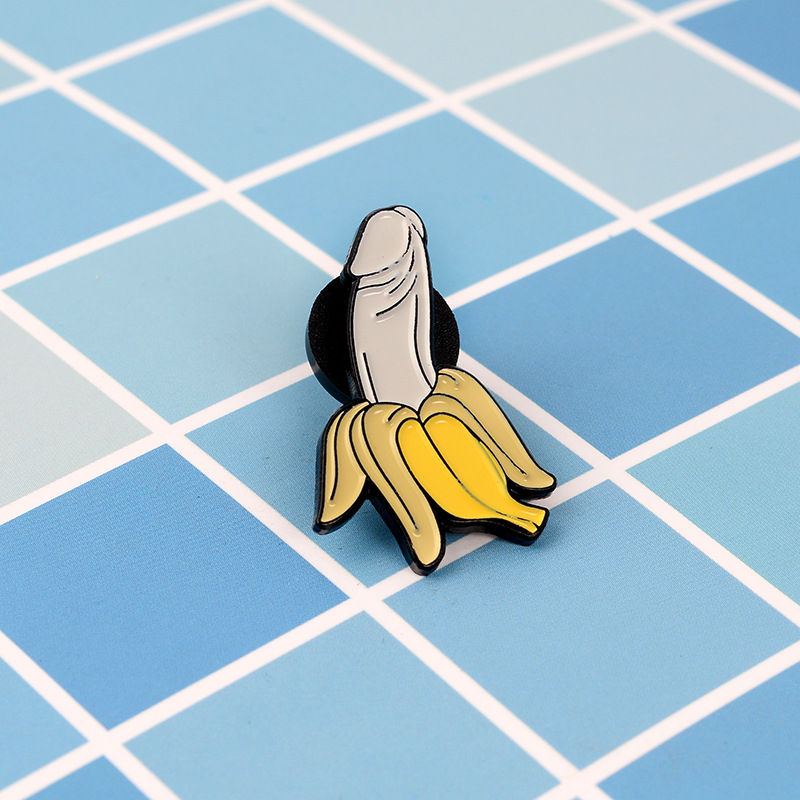 Factory wholesale hot sale creative brooch banana shape spoof chest Halloween cat cowboy badge collar brooch