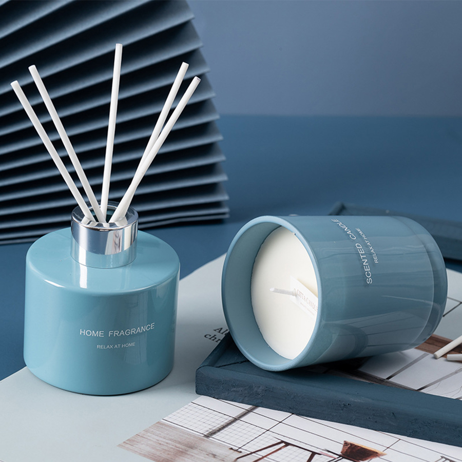 Wholesale Luxury Custom Soy Wax Candle Jars fragrance Oil Ceramics bottle Reed Diffuser Sticks Gift Set With Boxes