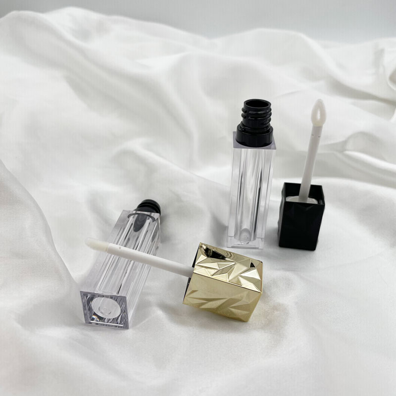 2021 empty luxury lipgloss tubes wholesale heart wand frosted tube unique shape lipgloss tube low moq custom liquid packaging