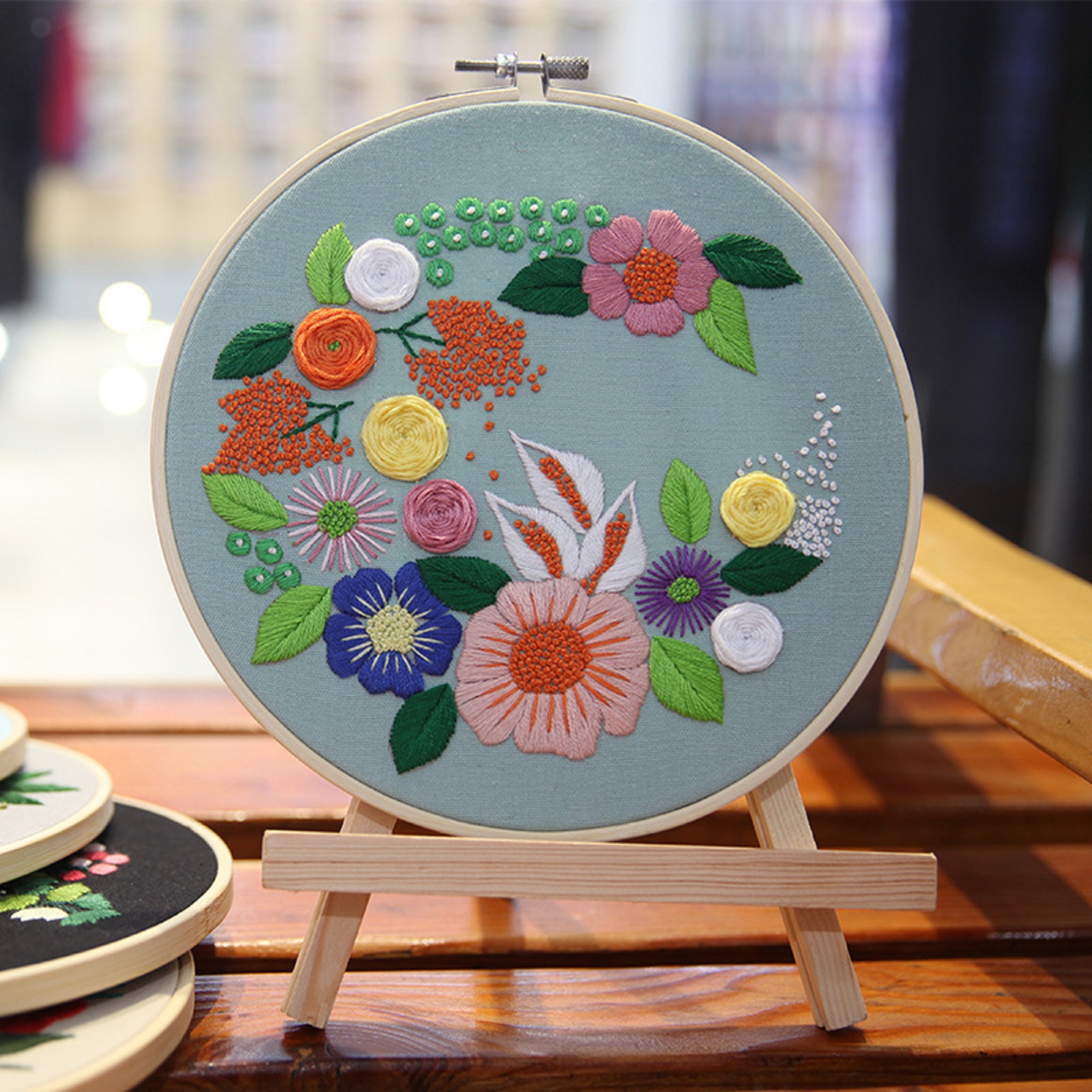 Flower Embroidery Kit for Adults with Hoop, Thread, Needles, DIY Craft for Beginners