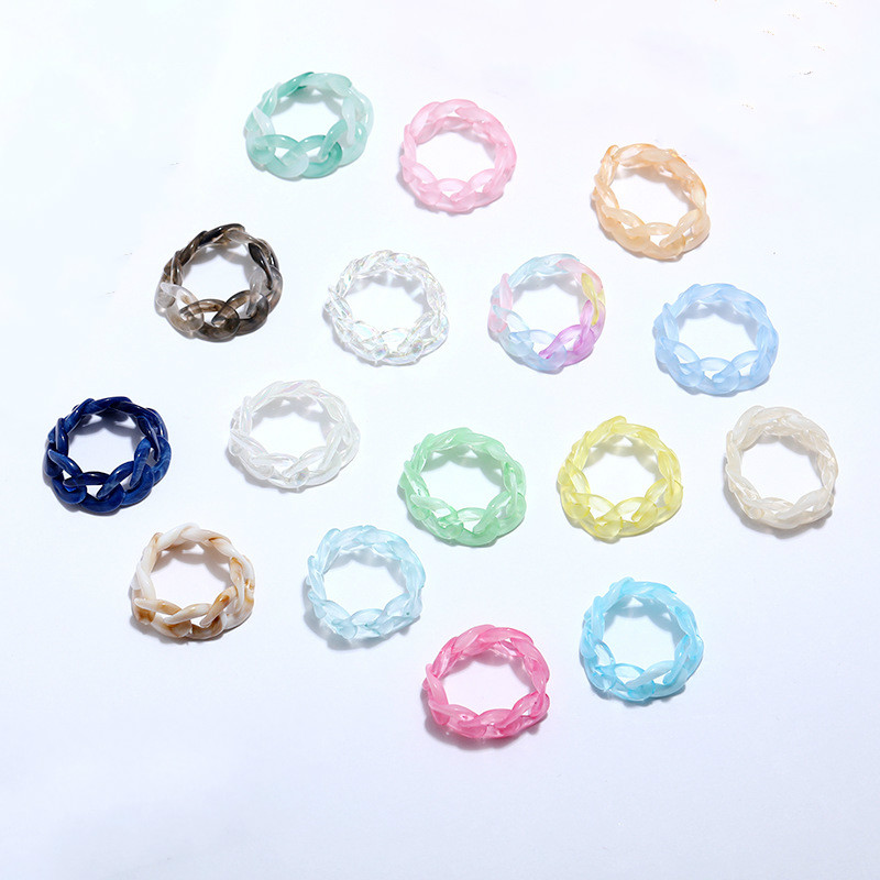 2021 New Design Green Resin Acrylic Link Chain Finger Ring Twisted Clear Leopard Printed Acrylic Band Ring