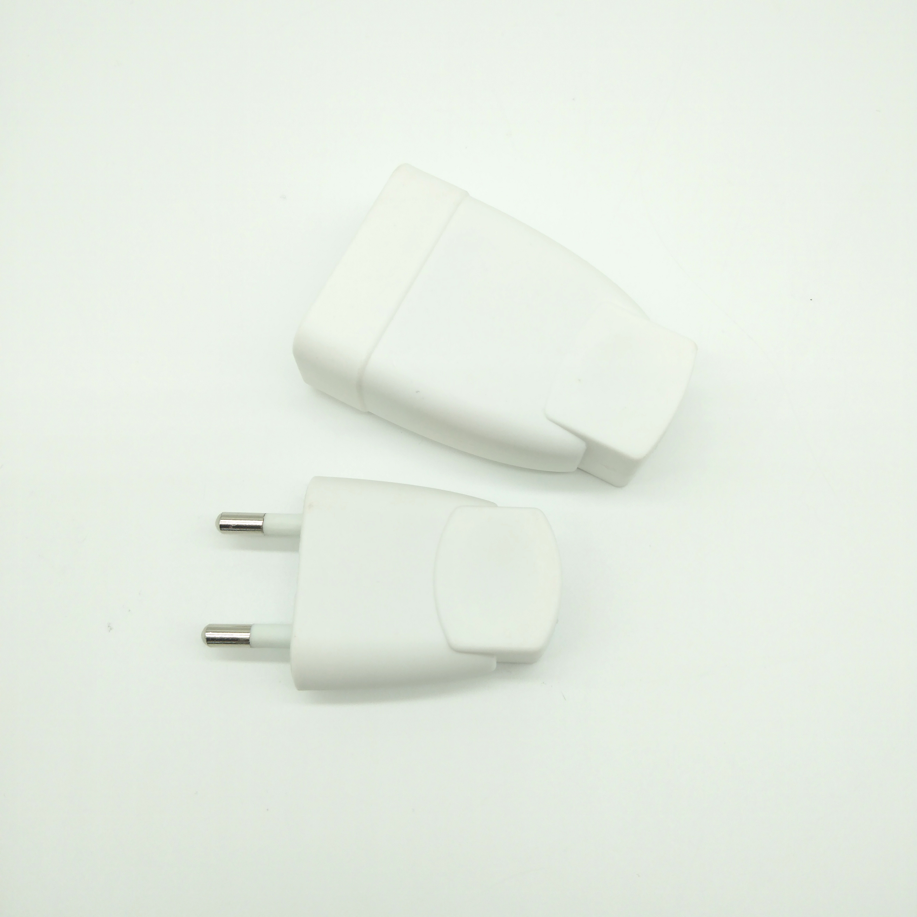 Европейский тип 2 Pin PP тела 250V силовой Электрический штыревой цоколь электрические вилки и переключатели